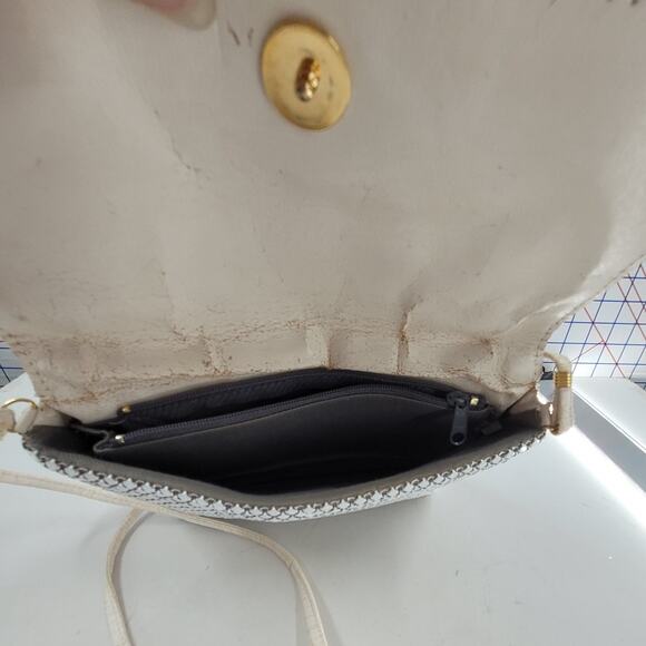 Vintage 80s White Metal Mesh‎ Crossbody Purse Flap Handbag Retro Disco Evening - Picture 8 of 11